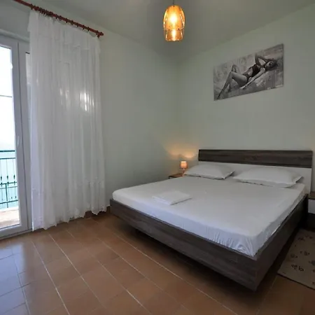Apartment House Karlo - One-bedroom With Terrace And Sea View A1 *