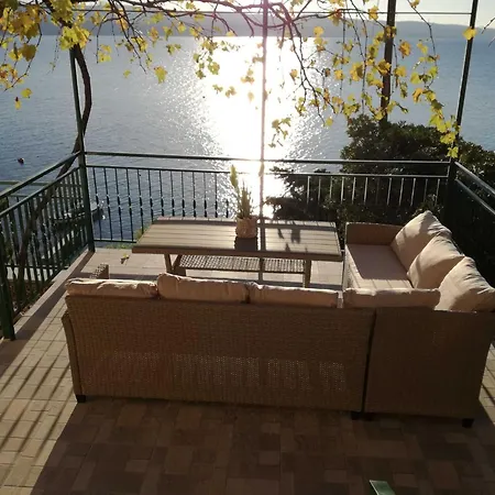 Apartment House Karlo - One-bedroom With Terrace And Sea View A1